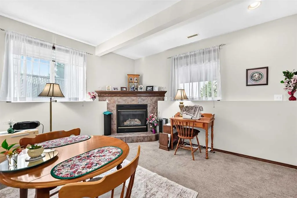 32 Meadowpark Place