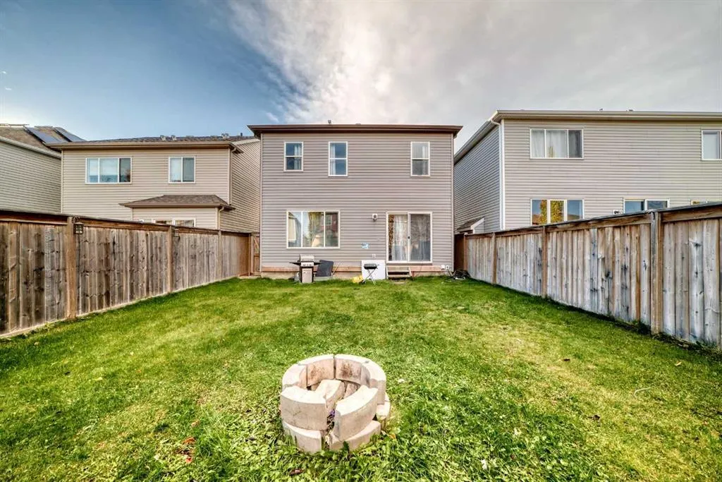 151 Windwood Grove SW