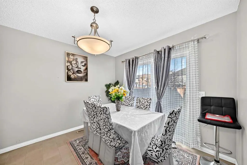 151 Windwood Grove SW