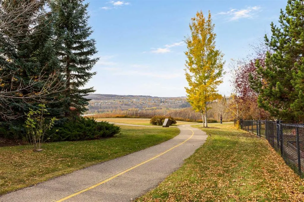 3 Tuscany Meadows Crescent NW