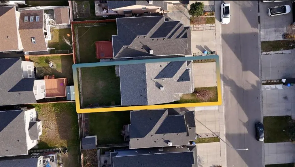 105 Saddlecrest Green NE