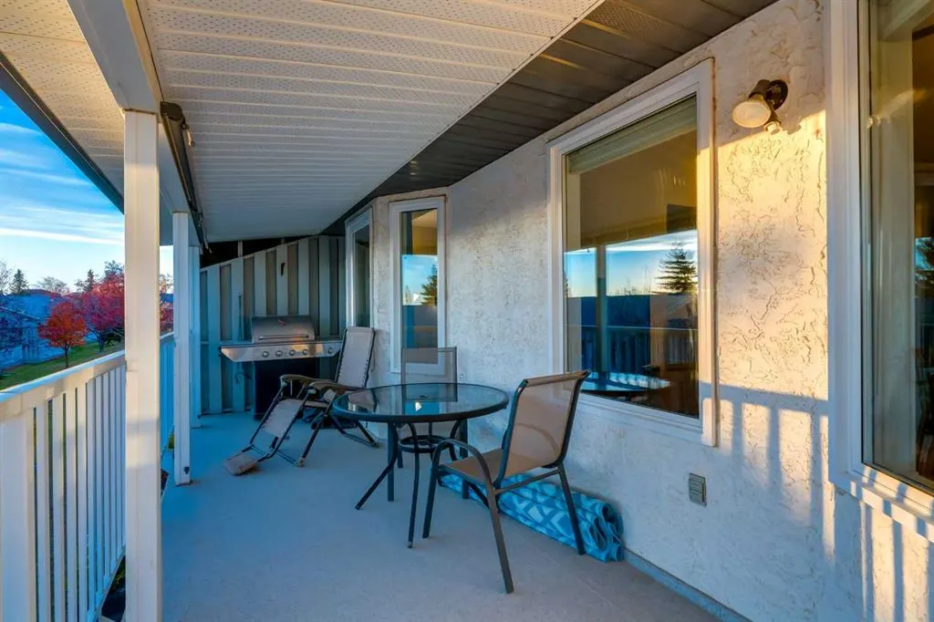 4 ARBOUR CLIFF Court NW
