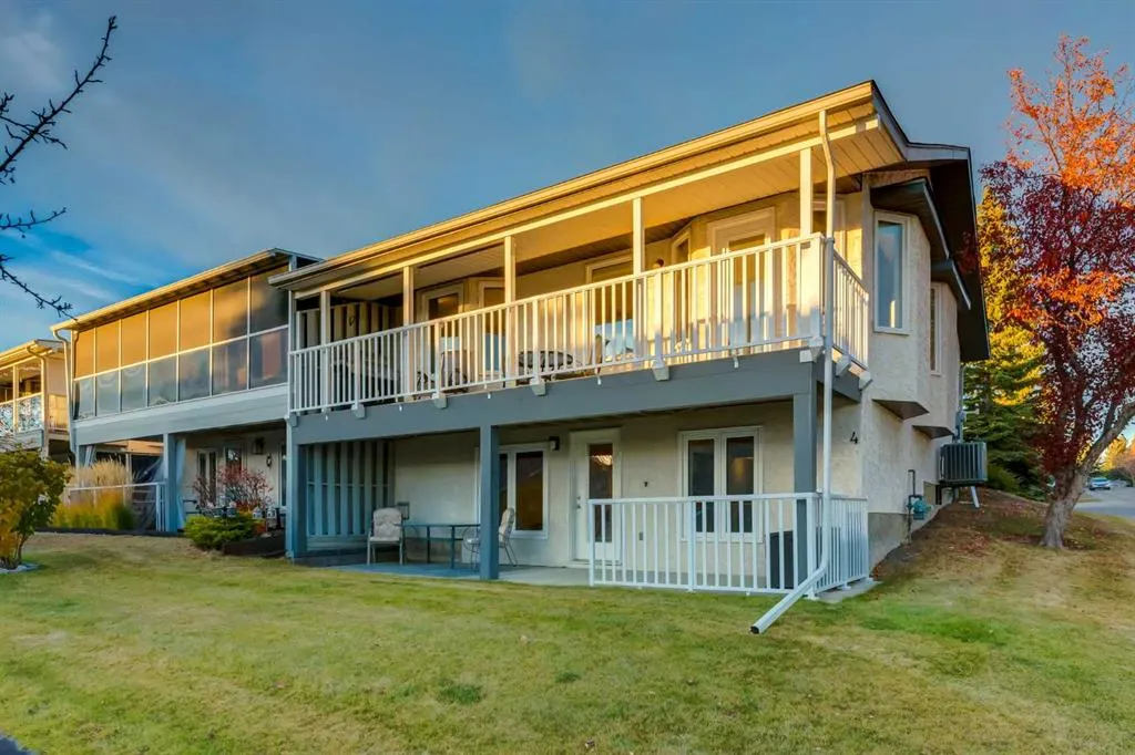 4 ARBOUR CLIFF Court NW