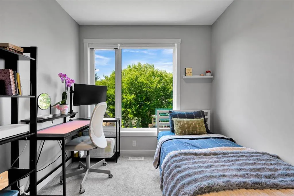 426 Shawnee Square SW