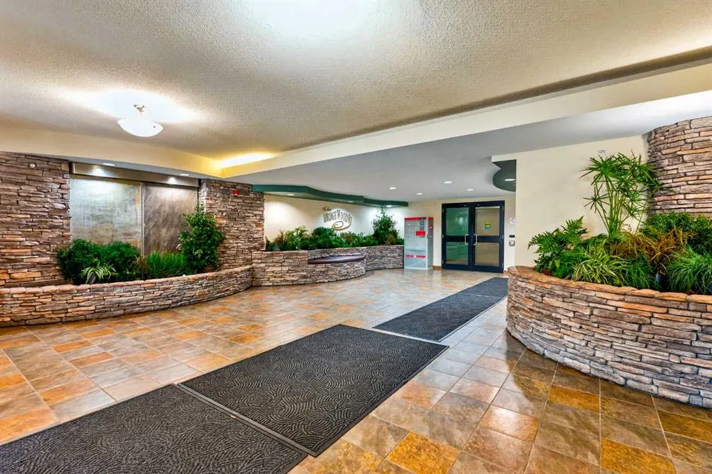 30 Discovery Ridge Close SW #305