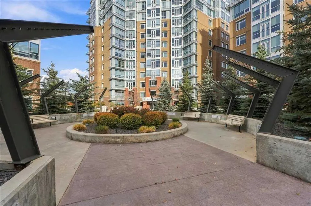 24 Varsity Estates Circle NW #502