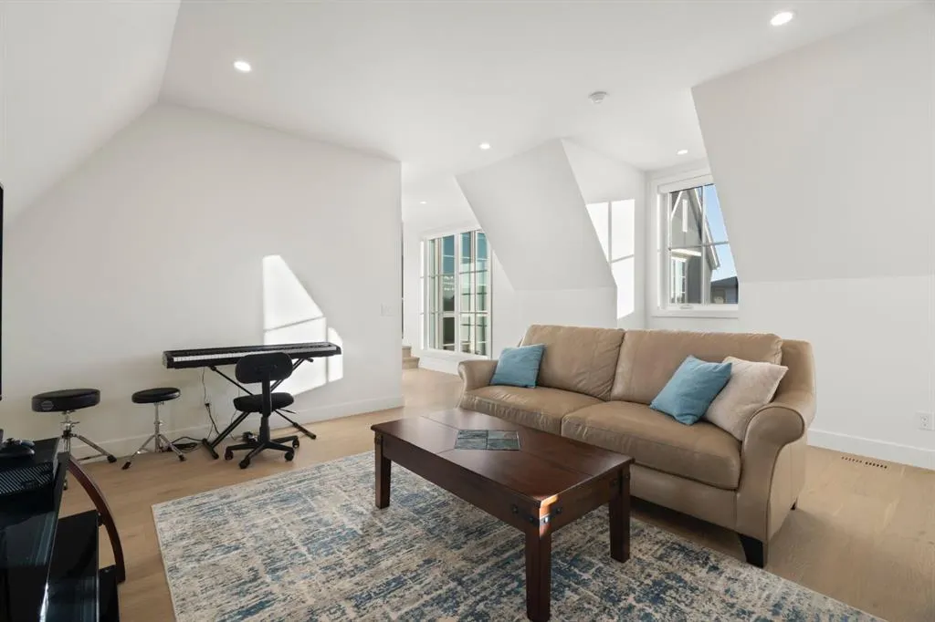 10 Damkar Drive