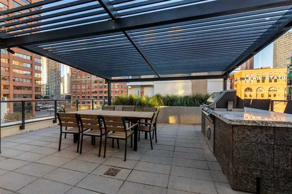 310 12 Avenue SW #1902