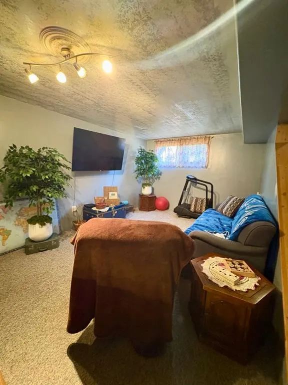 31 9 Street W