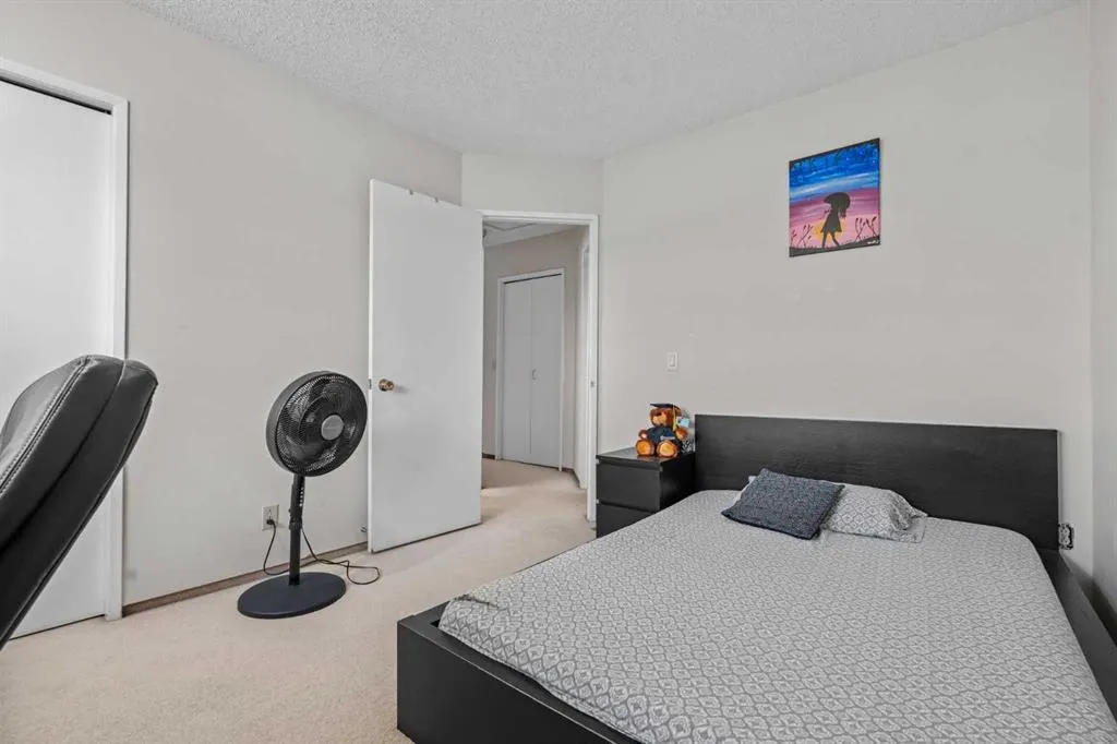 32 Castleglen Court NE