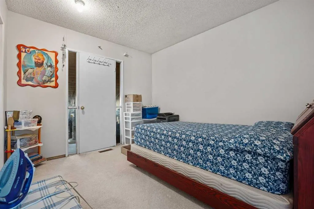 32 Castleglen Court NE
