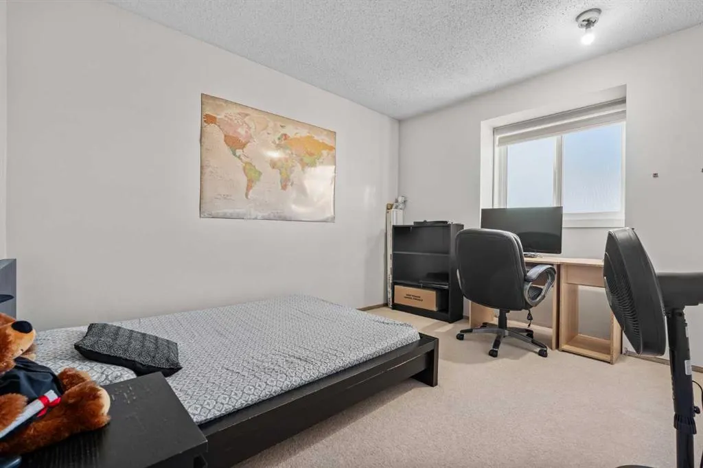 32 Castleglen Court NE