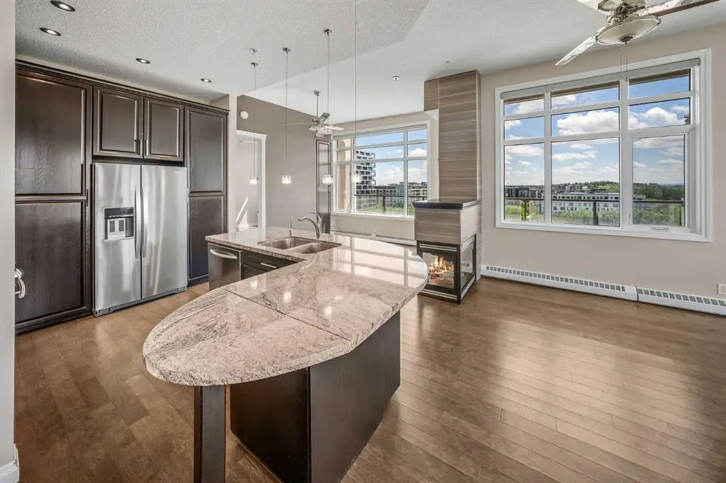 950 Centre Avenue NE #619