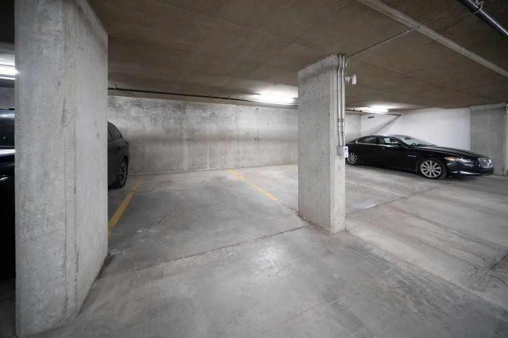 950 Centre Avenue NE #619