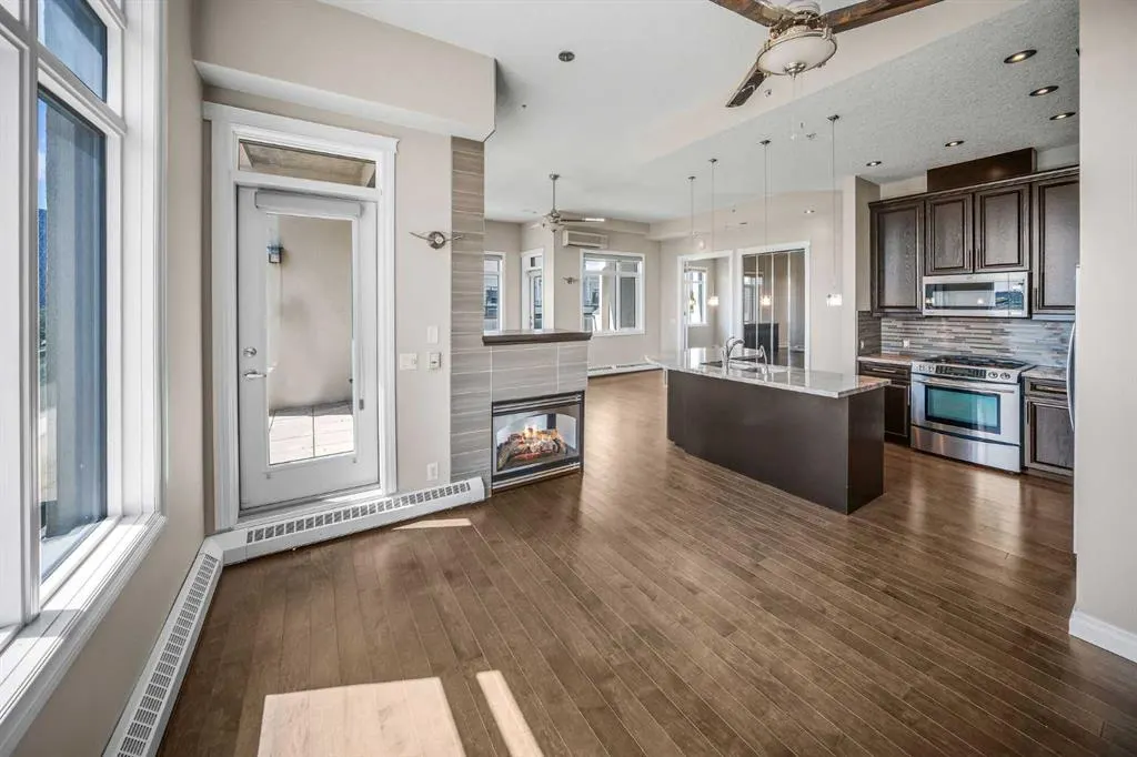 950 Centre Avenue NE #619
