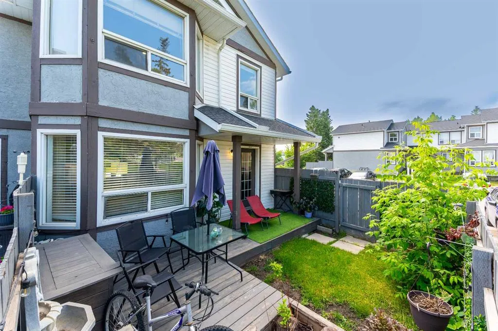 503 Signal Hill Green SW