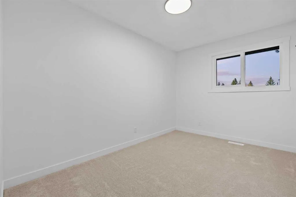 423 Queen Anne Way SE
