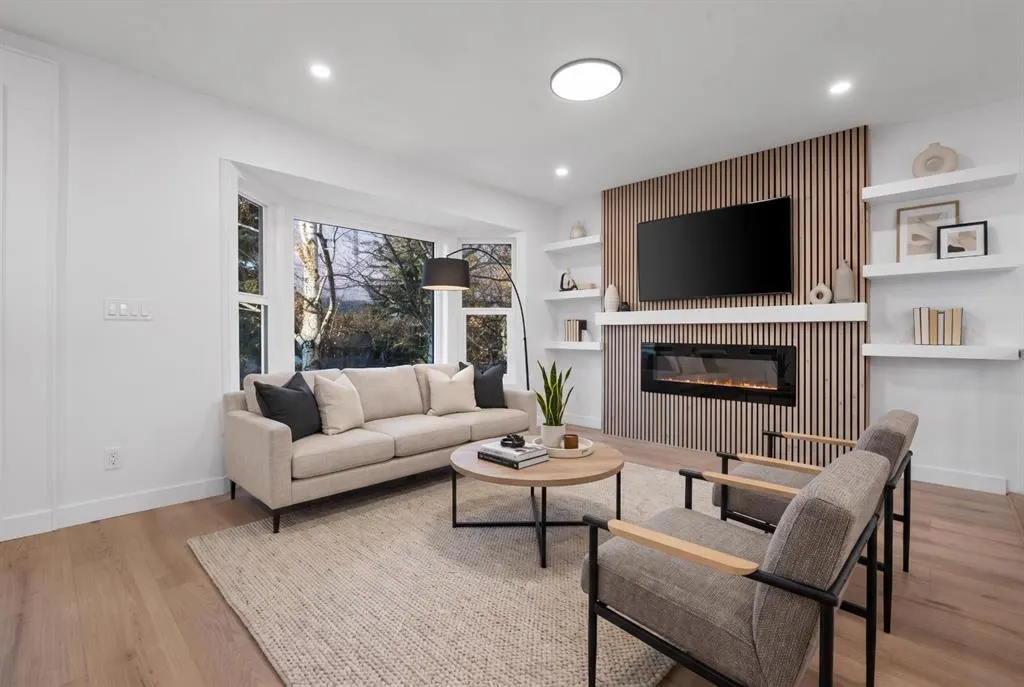 423 Queen Anne Way SE