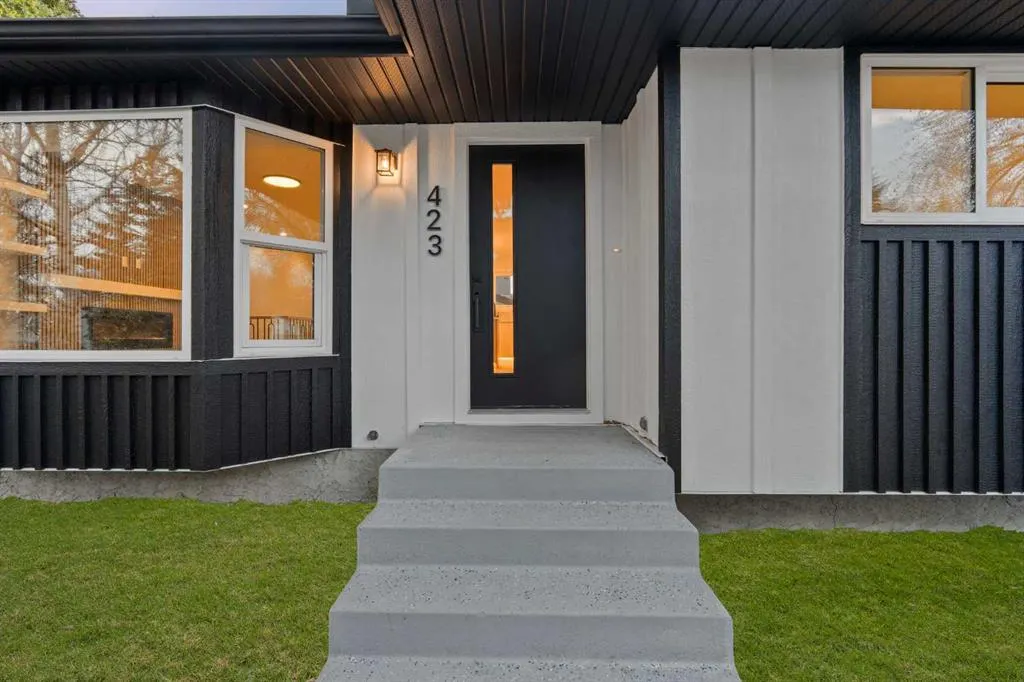423 Queen Anne Way SE