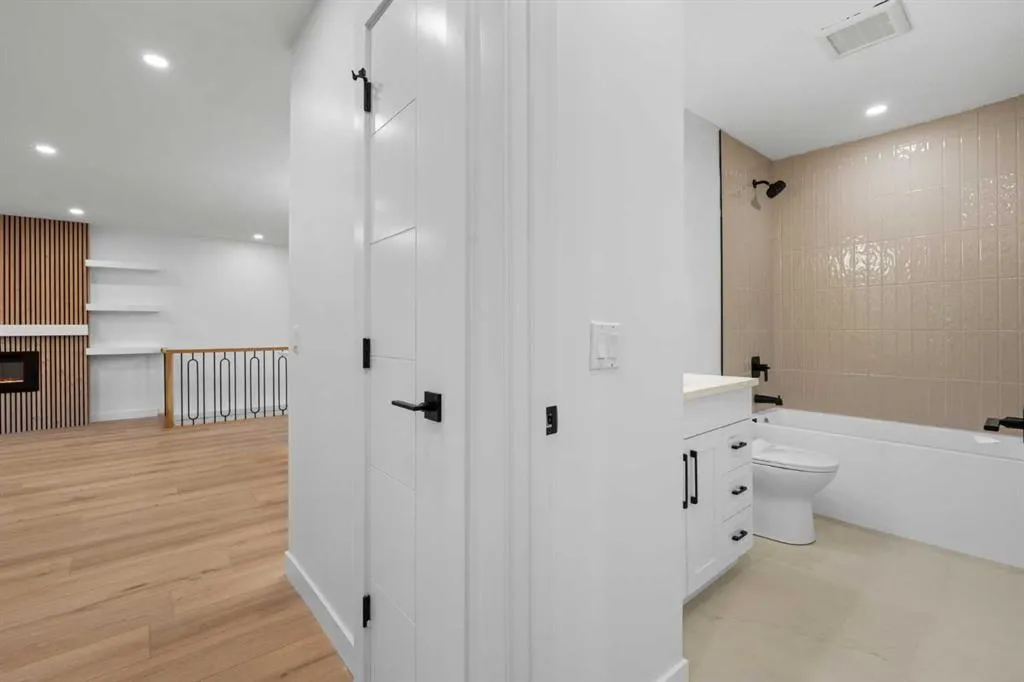 423 Queen Anne Way SE