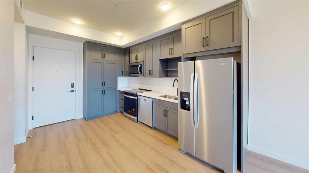 3932 University Avenue NW #322