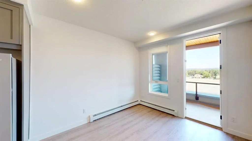 3932 University Avenue NW #322