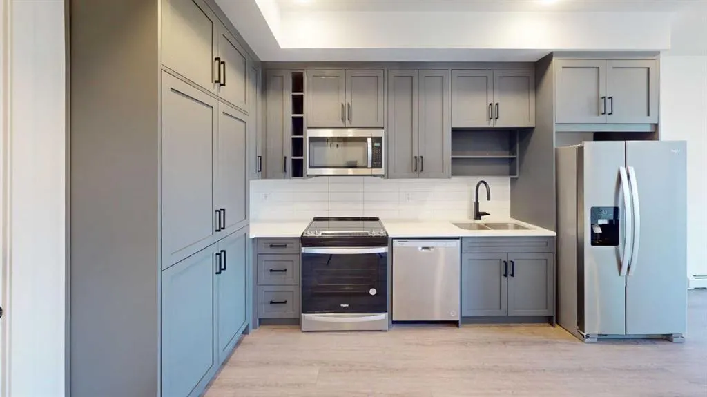3932 University Avenue NW #322