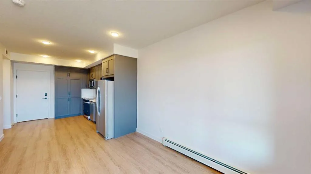 3932 University Avenue NW #322