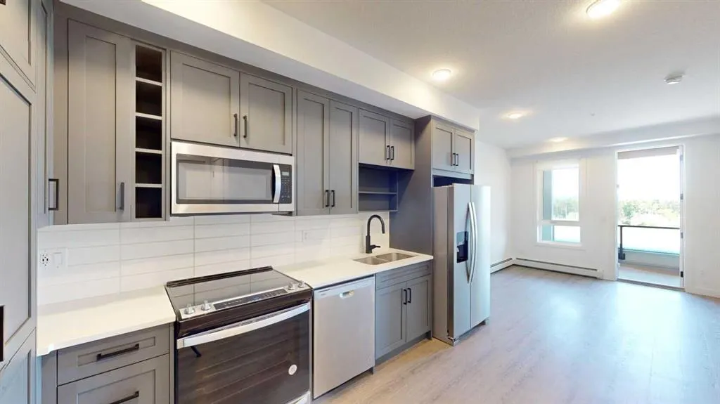 3932 University Avenue NW #322