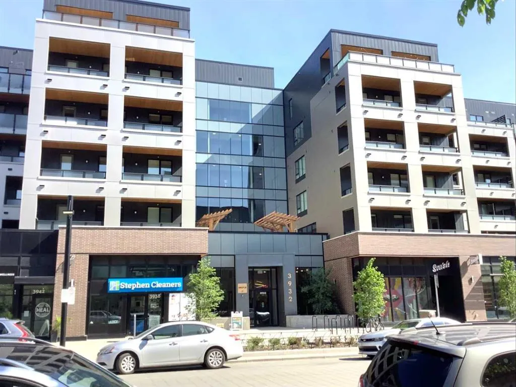 3932 University Avenue NW #322