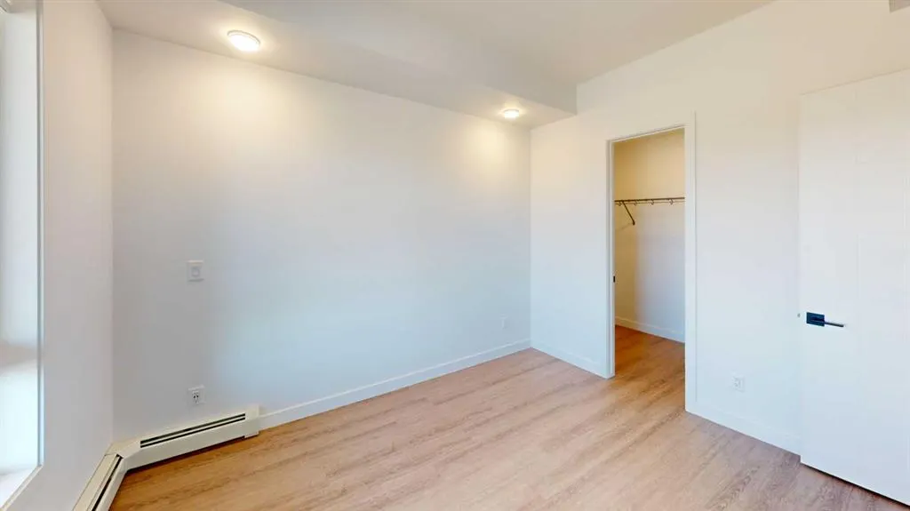3932 University Avenue NW #322