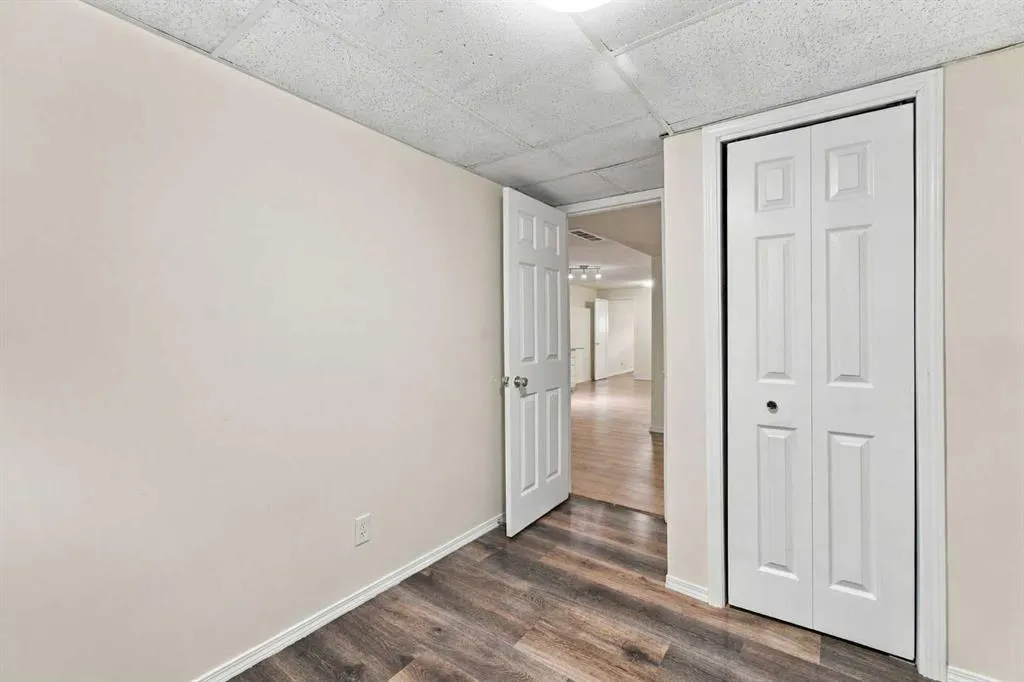 212 Coral Springs Circle NE