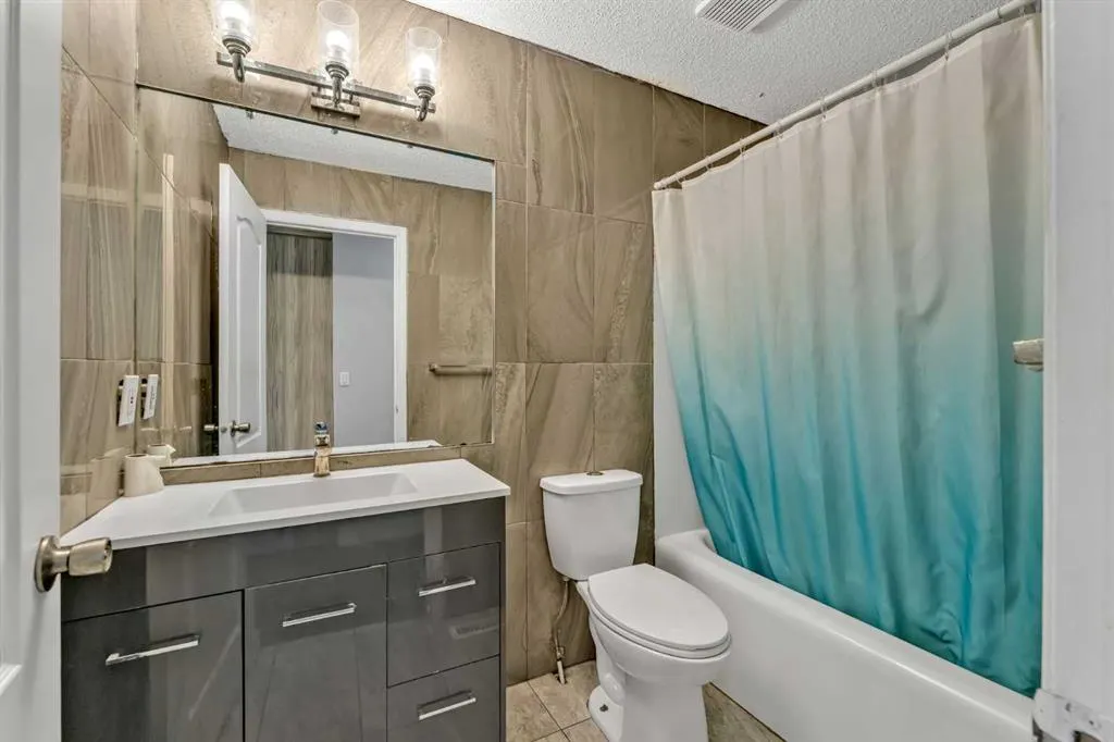 212 Coral Springs Circle NE