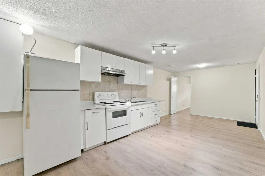 212 Coral Springs Circle NE
