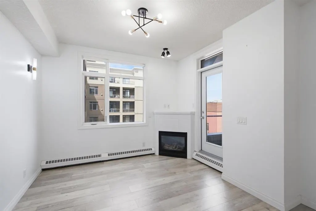 930 Centre Avenue NE #438