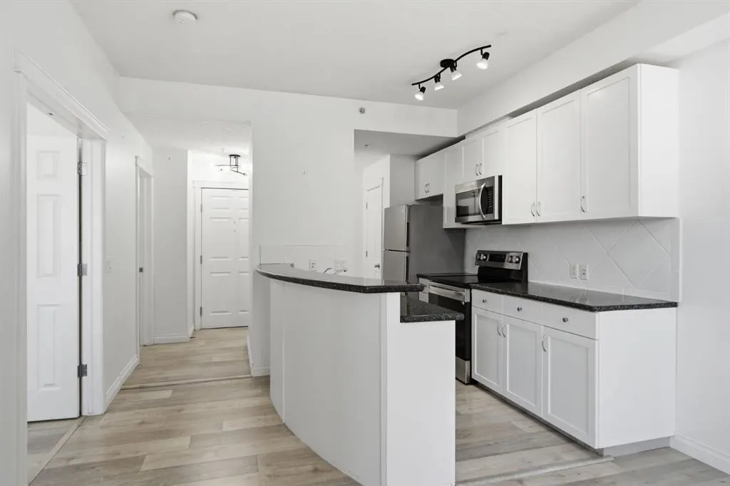 930 Centre Avenue NE #438