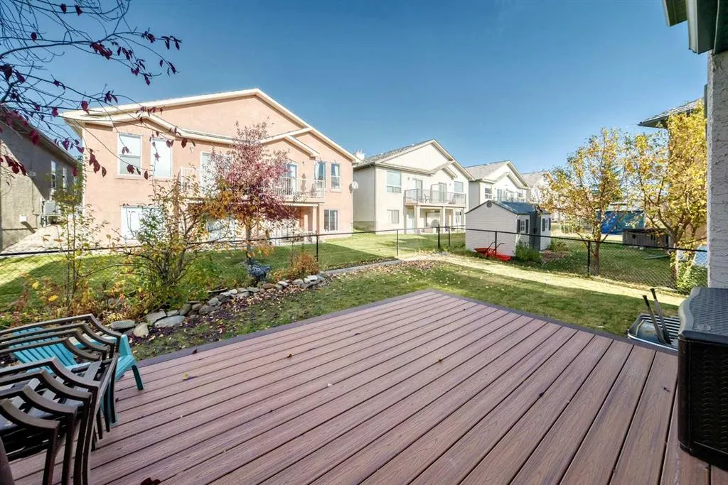 222 Royal Crest Place NW