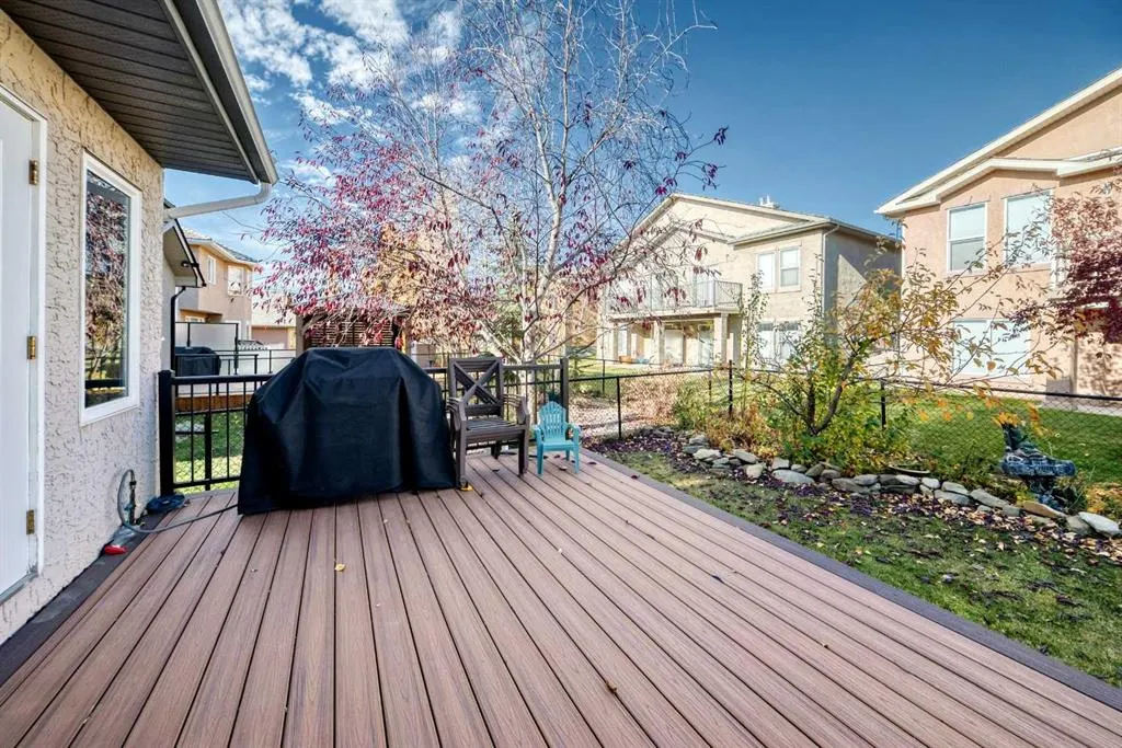 222 Royal Crest Place NW