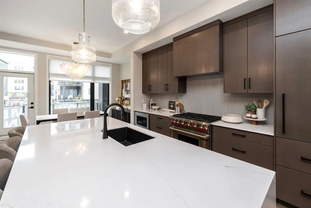 150 Lebel Crescent NW #112