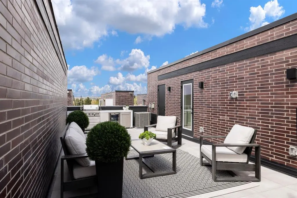 150 Lebel Crescent NW #112
