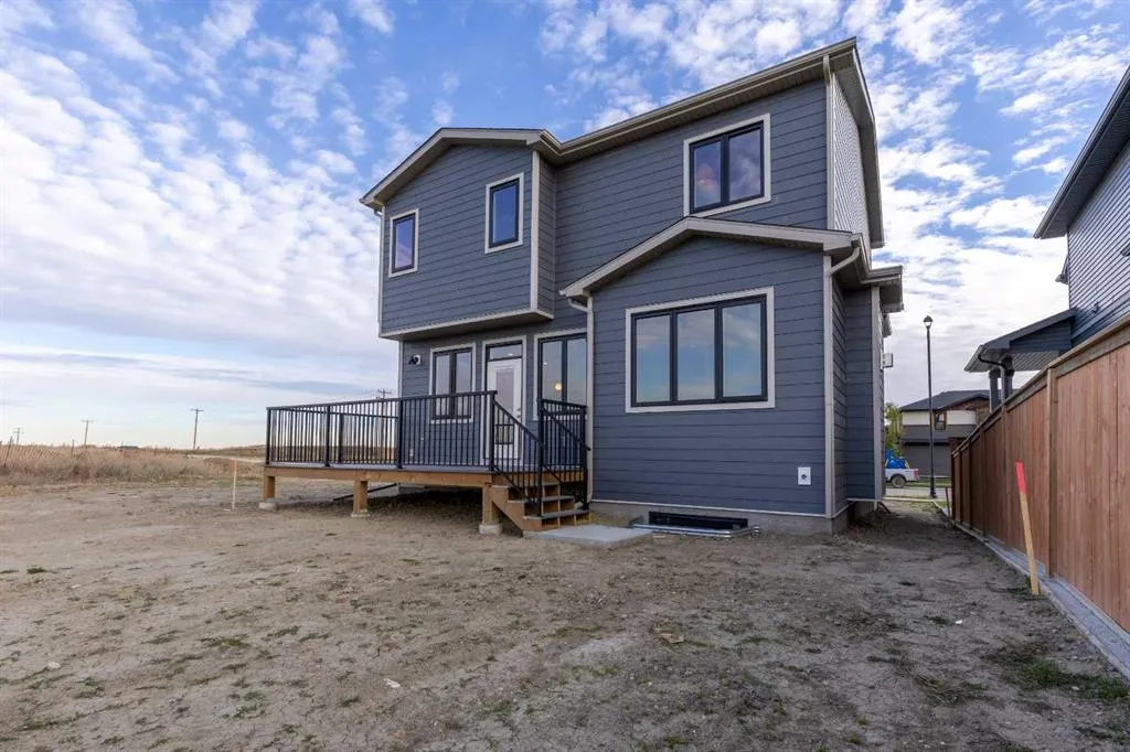 382 Canyon Meadows Road W