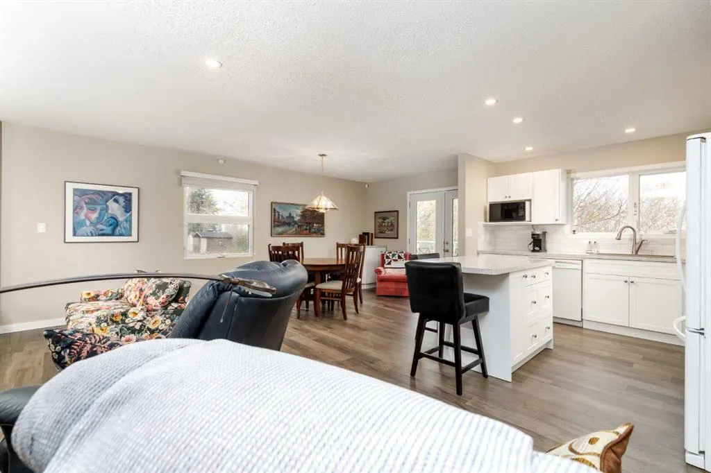 102 Welton Crescent