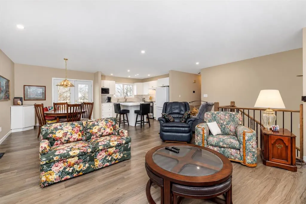 102 Welton Crescent