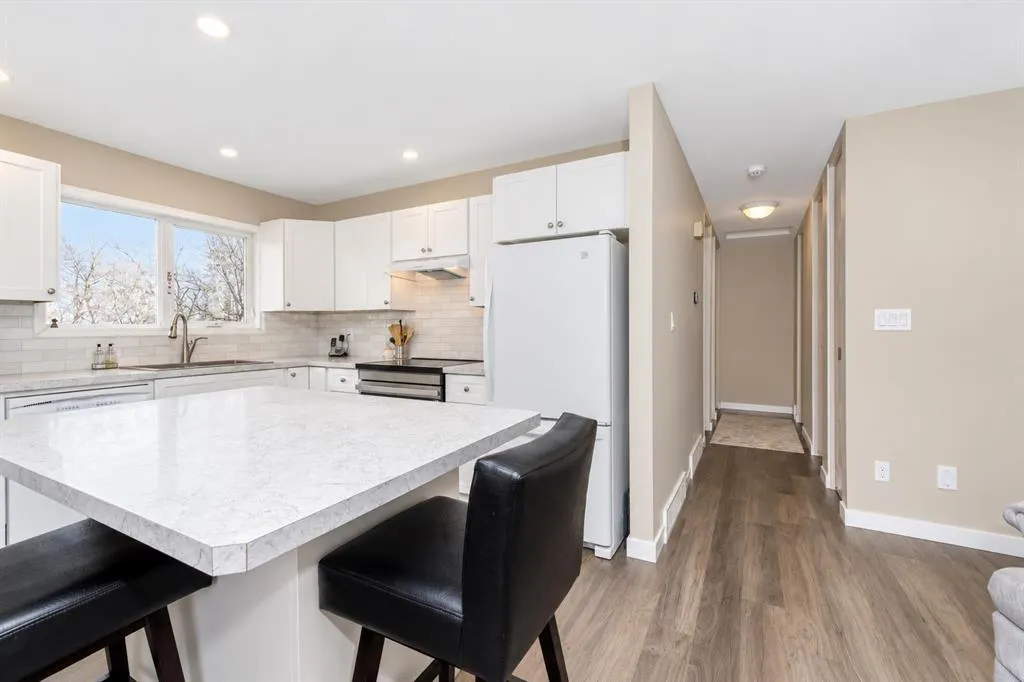 102 Welton Crescent
