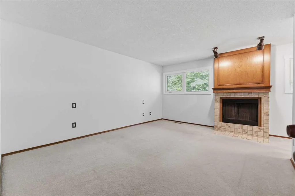 860 Midridge Drive SE #821