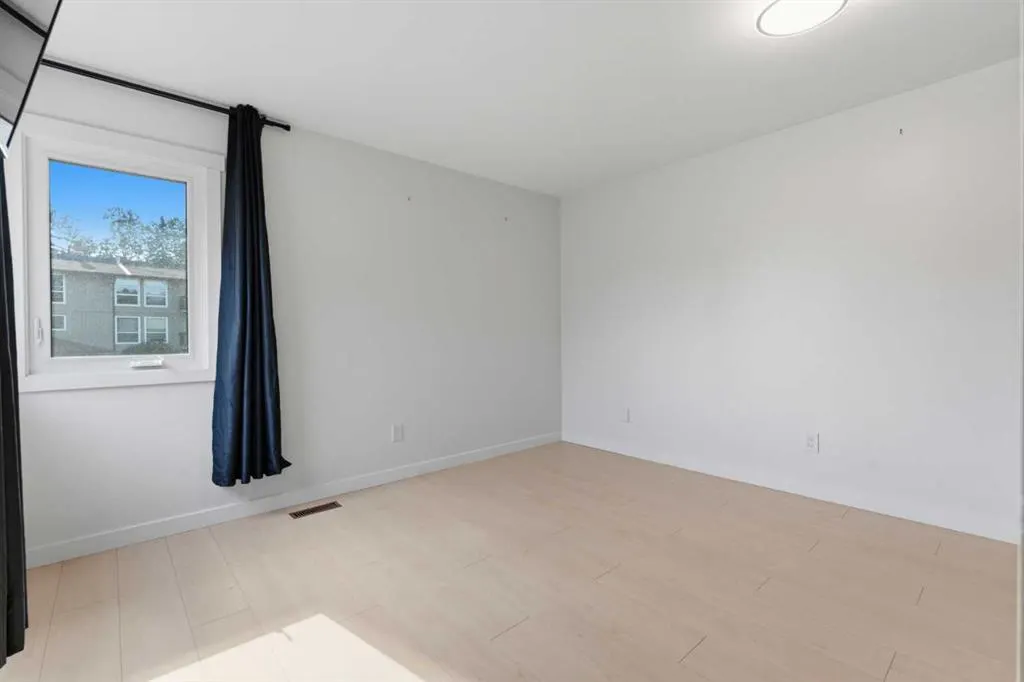 860 Midridge Drive SE #821