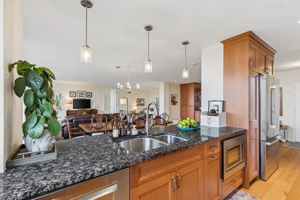3316 Rideau Place SW #603