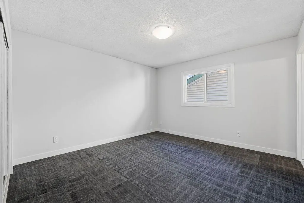 88 Woodfield Drive SW