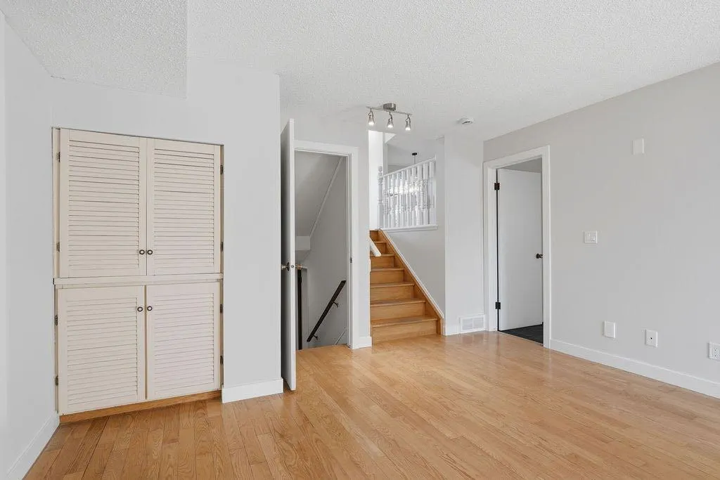88 Woodfield Drive SW