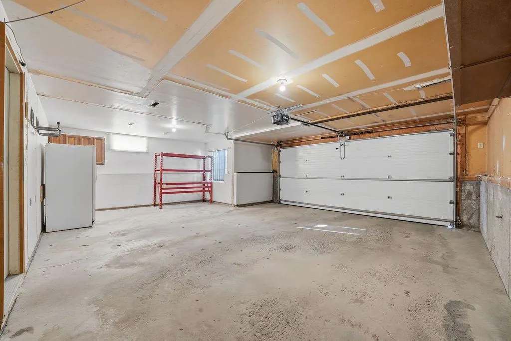 88 Woodfield Drive SW